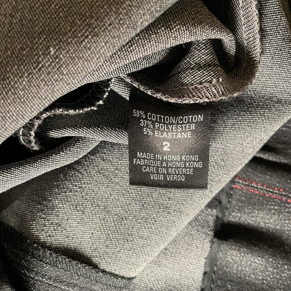 🆕 Elie Tahari Gray Skirt with Metallic Red Trim - Picture 5 of 6